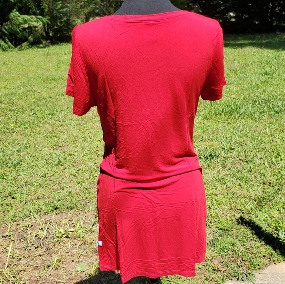 Georgia tee red long slim fit v neck NWOT - Picture 5 of 6